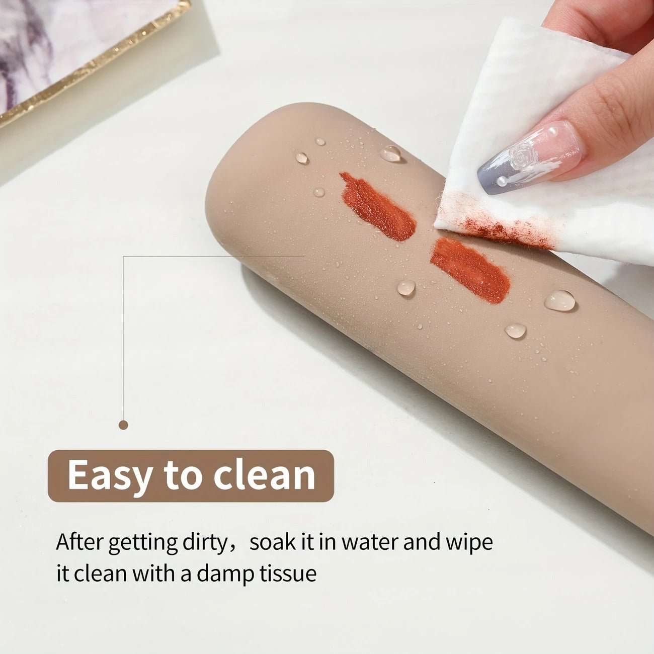 Makeup Brush Holder with Magnetic Closure